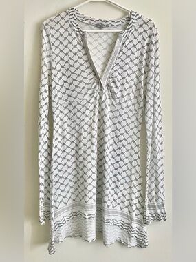 🐰 Anama White & Gray Printed Long Sleeve V-Neck Tunic 🐰